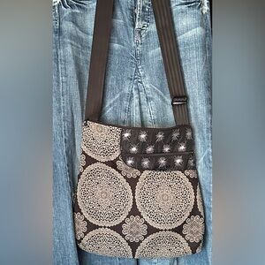 MARUCA Crossbody Bag. ‘Worker Bee’, Like an Earlier Cafe Sling. Sweet!